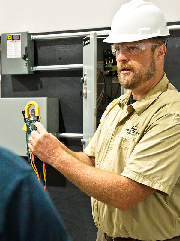 electrician teaching students at Maine Electrical Institute